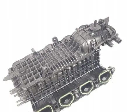 Volkswagen Golf VII Intake manifold 04E129711M