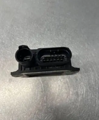 BMW 3 E90 E91 Glow plug pre-heat relay E2110022367