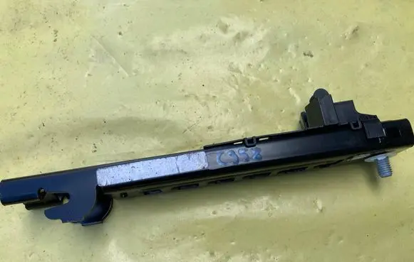 Mercedes-Benz C AMG W204 Seat belt height adjuster A2048600788