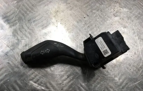 Ford Focus Indicator stalk AV6T13335AD FBYDA