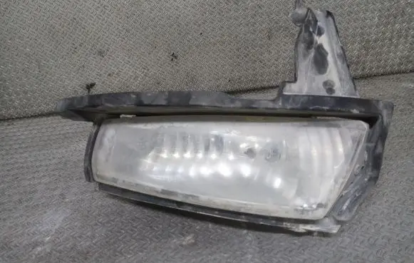 Toyota Avensis Verso Front fog light 11477978
