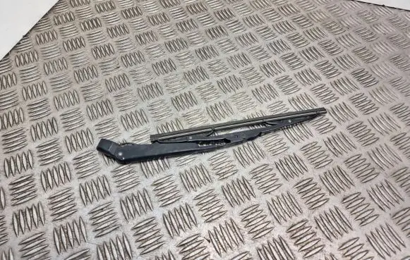 Ford C-MAX I Rear wiper blade arm R17526ab