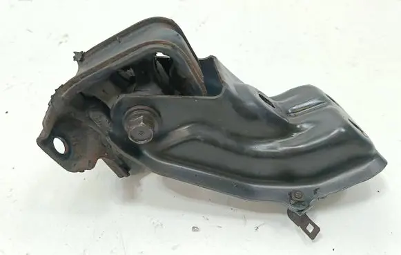 Honda Prelude Engine mounting bracket