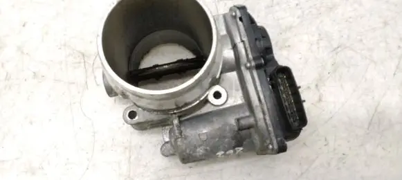 Volvo XC40 Throttle valve 32202650