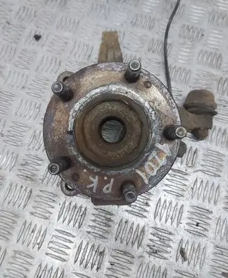 Hyundai Trajet Front wheel hub