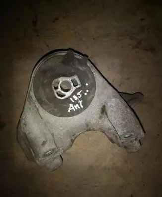 Opel Antara Engine mounting bracket X00762A