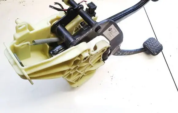 BMW 5 GT F07 Clutch pedal 35316789744 12472213