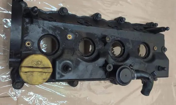 Opel Astra H Rocker cam cover 