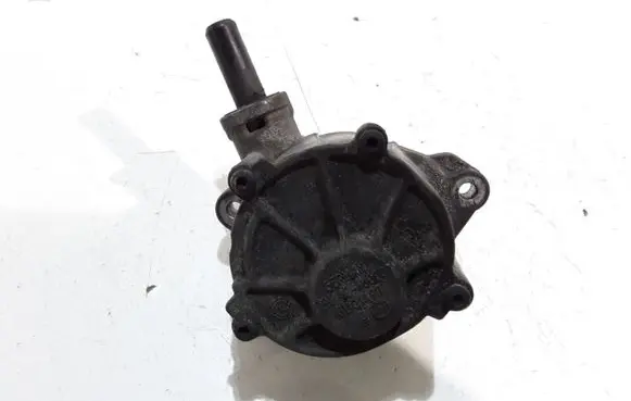 Mercedes-Benz C W205 Vacuum pump