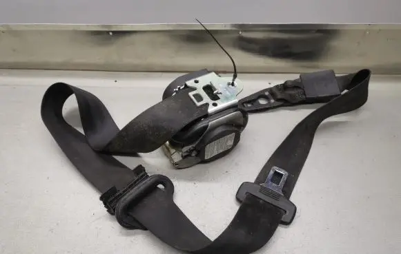 Audi A6 S6 C6 4F Front seatbelt 605404800