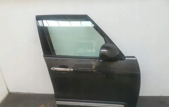 Fiat 500L Front door