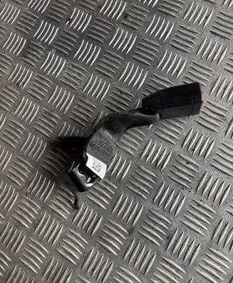 BMW 5 G30 G31 G38 Rear seatbelt buckle 7494175 09052017 641641800A