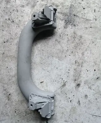 Volkswagen PASSAT B6 Front interior roof grab handle 1KO857607M
