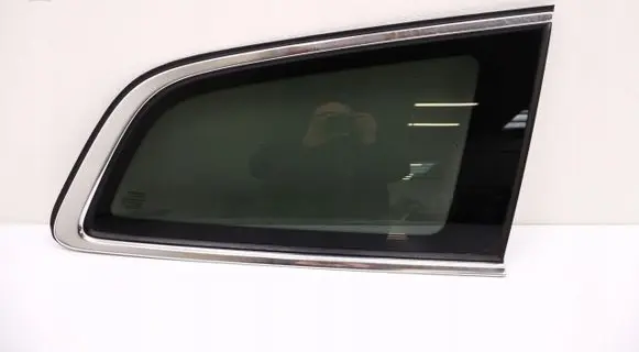 Volvo V60 Rear side window ACM100