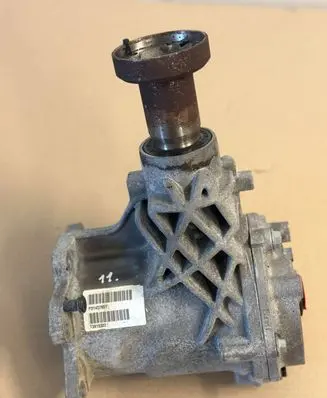 Volvo XC70 Gearbox transfer box case P31437651 T3915322 31437651