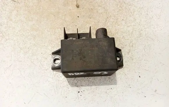 Mercedes-Benz CLS C219 Glow plug pre-heat relay a0025426419