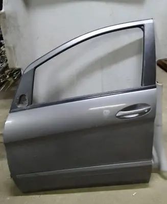 Mercedes-Benz B W245 Front door