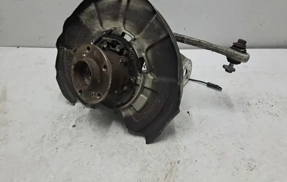 Rear wheel hub