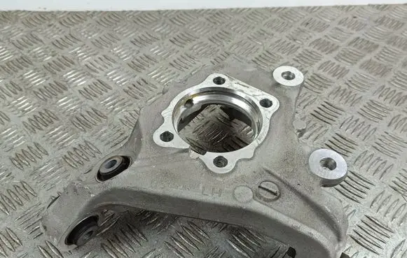 Nissan X-Trail T33 Rear wheel hub