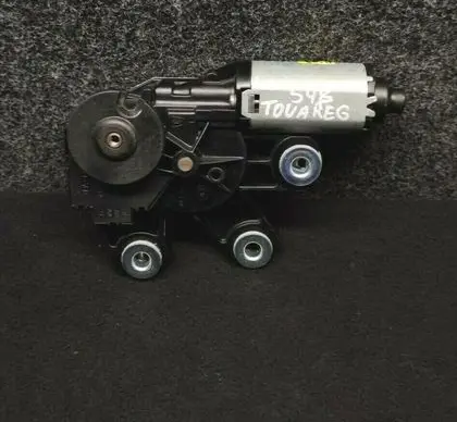 Volkswagen Touareg I Rear window wiper motor 7L0955712C