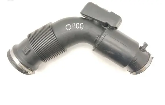 Porsche Cayenne (92A) Air intake hose/pipe 7P0129684B