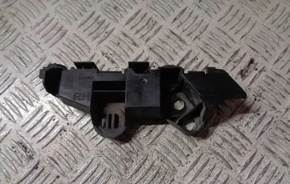 Opel Corsa E Front bumper mounting bracket 475498858