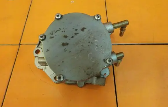 Land Rover Range Rover L405 Vacuum pump 704483130 4MB69