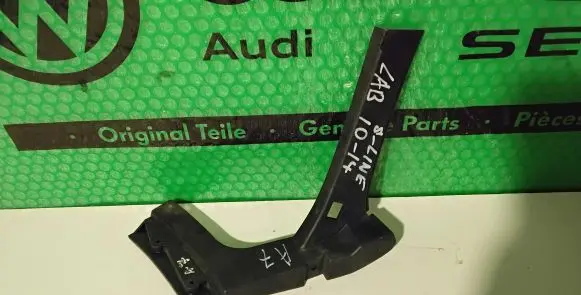 Audi A7 S7 4G Front bumper mounting bracket 4G8807084