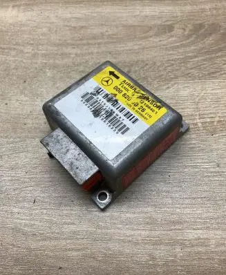 Mercedes-Benz C W202 Airbag control unit/module 0008208026