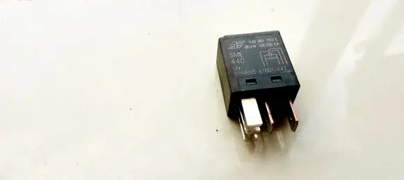 Seat Alhambra (Mk1) Other relay 7M0951253C 95VW10K705EA