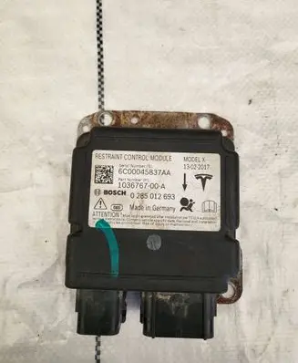 Tesla Model X Airbag control unit/module 103676700A