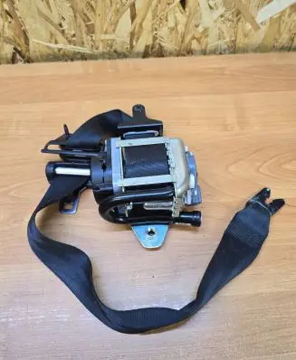 Volvo S60 Front seatbelt 616155800 012R0000