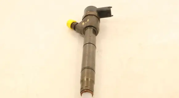 Hyundai i30 Fuel injector 0445110256
