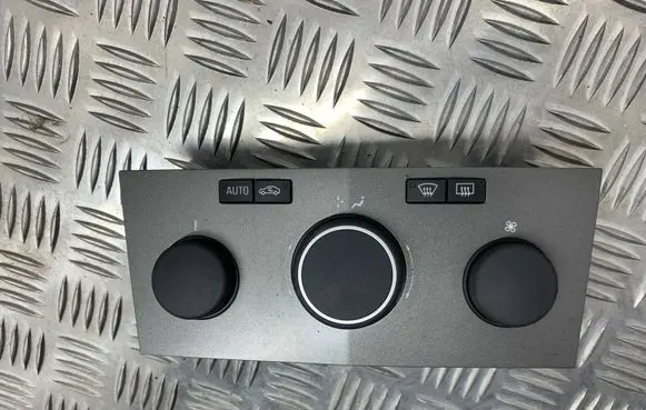 Opel Zafira B Climate control unit 0AM7508C68 901512570003 13245114