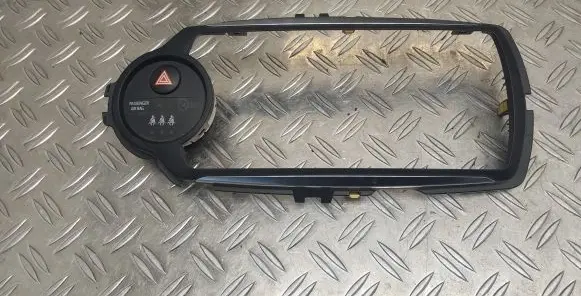 Toyota Yaris Radio/GPS head unit trim 864510D030