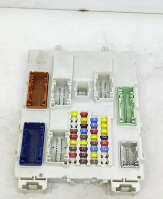 Ford Focus Fuse module F1ET14014BBC J6J50J55 F1FT14A073ED