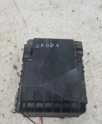 Skoda Octavia Mk2 (1Z) Fuse box set 1K0937125D