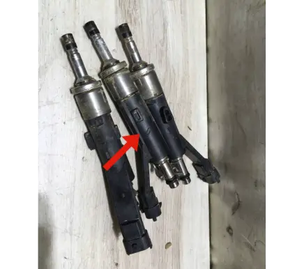 Citroen C3 Fuel injector 9822715988