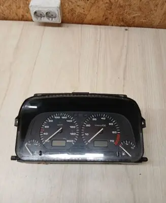 Volkswagen Golf III Speedometer (instrument cluster) 1H6919033A