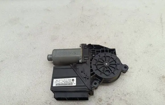 Volkswagen Transporter - Caravelle T5 Front door window regulator motor 7H1959801 S0203H005 E038070045