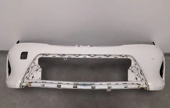 Toyota Auris E180 Front bumper 5211902A20