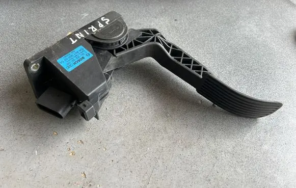 Mercedes-Benz Sprinter W901 W902 W903 W904 Accelerator throttle pedal 0281002337 A9013000504