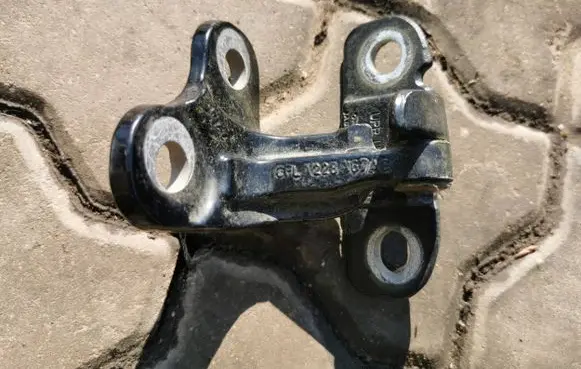 Jaguar XE Front door lower hinge CPL228A67AC