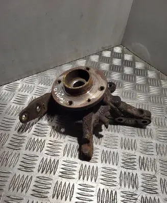 Renault Twingo II Front wheel hub spindle knuckle 