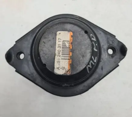 Mercedes-Benz ML W164 Engine mount bracket A2512403117