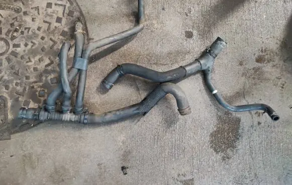 Renault Scenic I Engine coolant pipe/hose