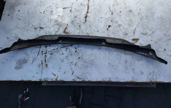 Volkswagen Caddy Wiper trim 2K0819403