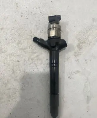 Toyota Avensis T250 Fuel injector 236700R180