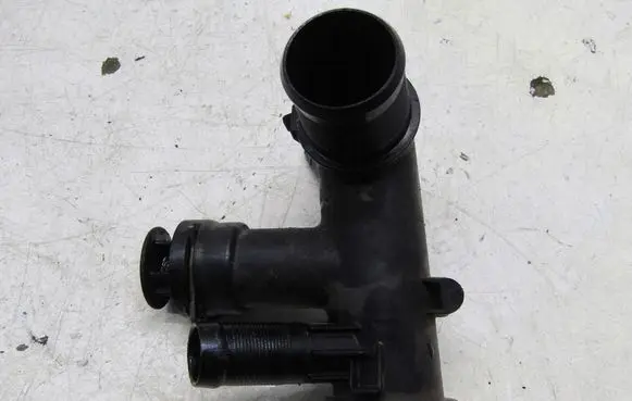 Peugeot 308 Engine coolant pipe/hose 1122501