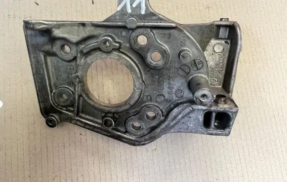 Citroen DS5 Fuel pump bracket 9684778280